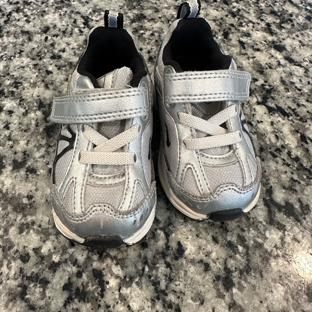 Nike Dart VI sneakers